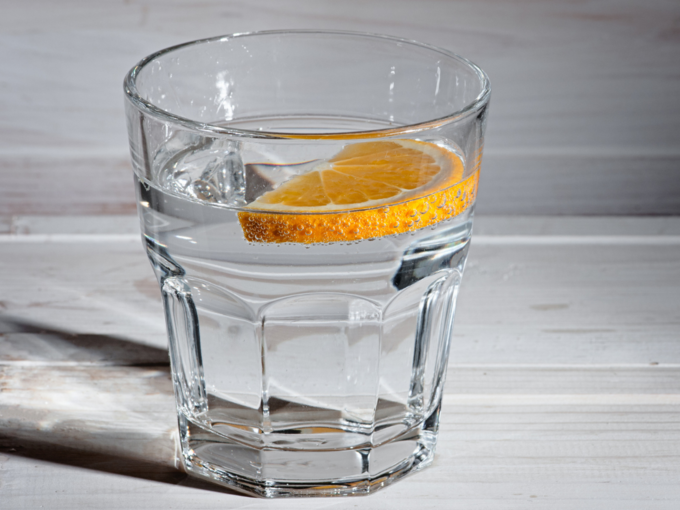 नेचुरल डिटॉक्सिफायर है नींबू